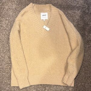 Aerie women’s V-Neck Sweater in Warm Tan